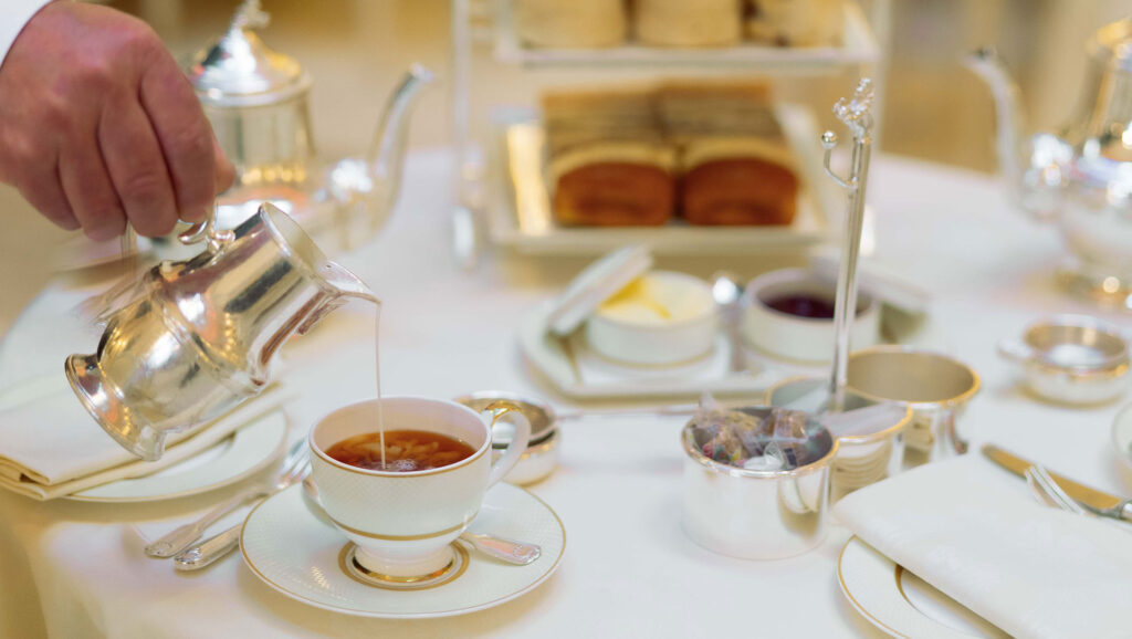 ما هو شاي بعد الظهر والقصة وراءه ؟